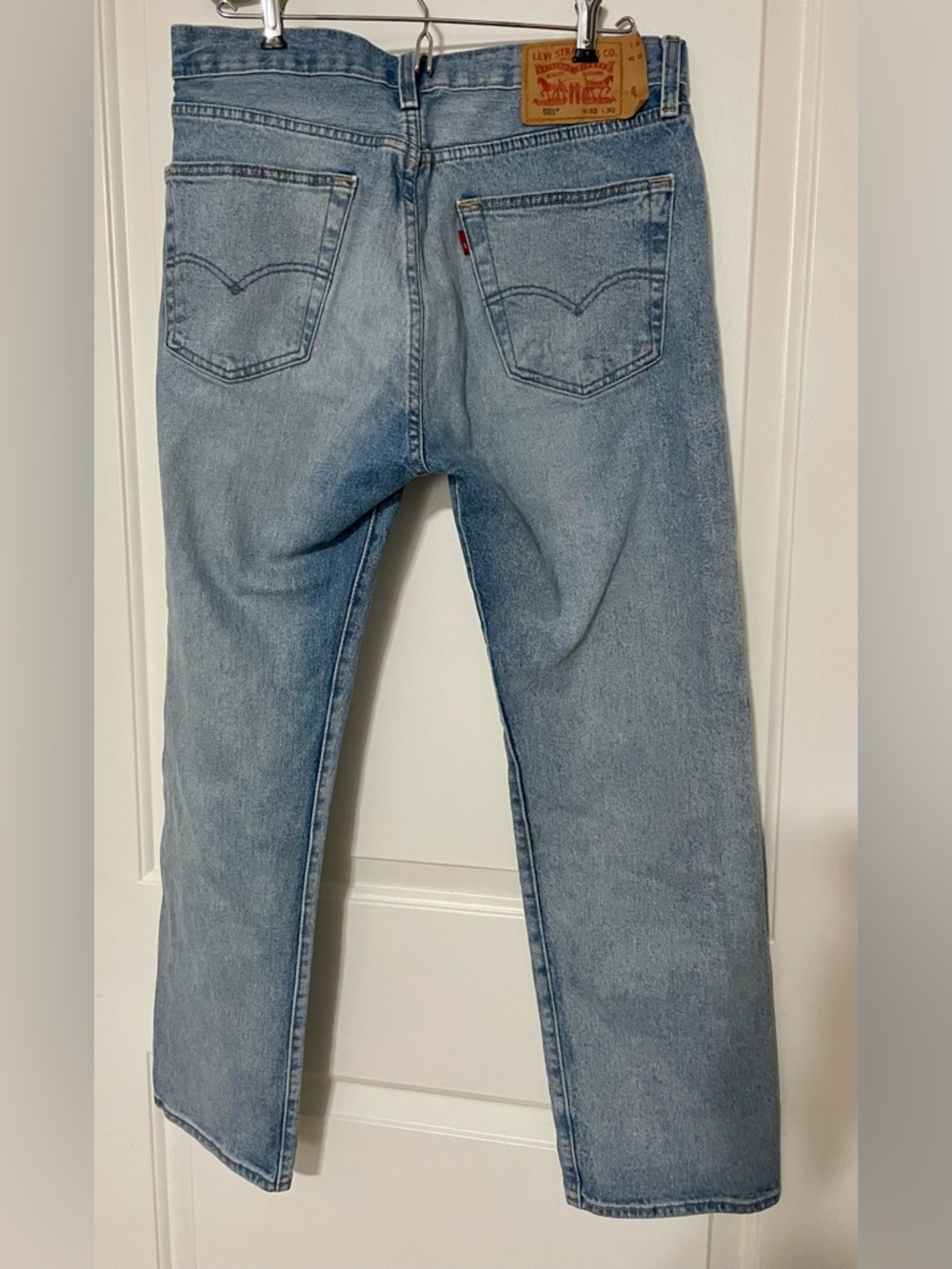 Levi 501 button fly 32/30 Mens